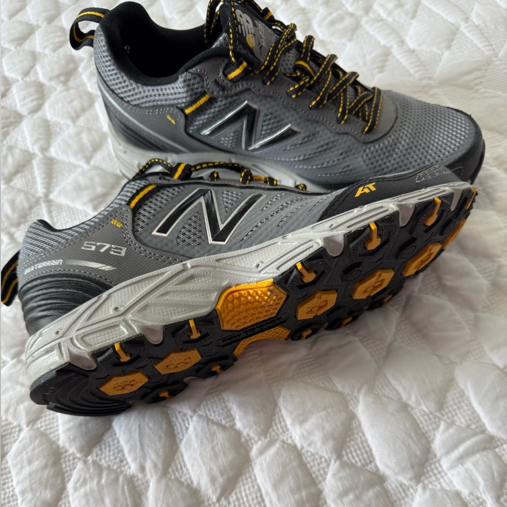 Men’s New Balance 573 - Picture 3 of 6